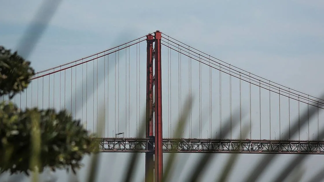 Atenção na Ponte 25 de Abril: obras vão cortar quatro vias durante a noite