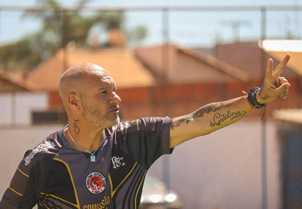Série ‘Quem Comanda’: uruguaio Hugo Pilo aposta em intensidade e obsessão por vitórias no Guaraí