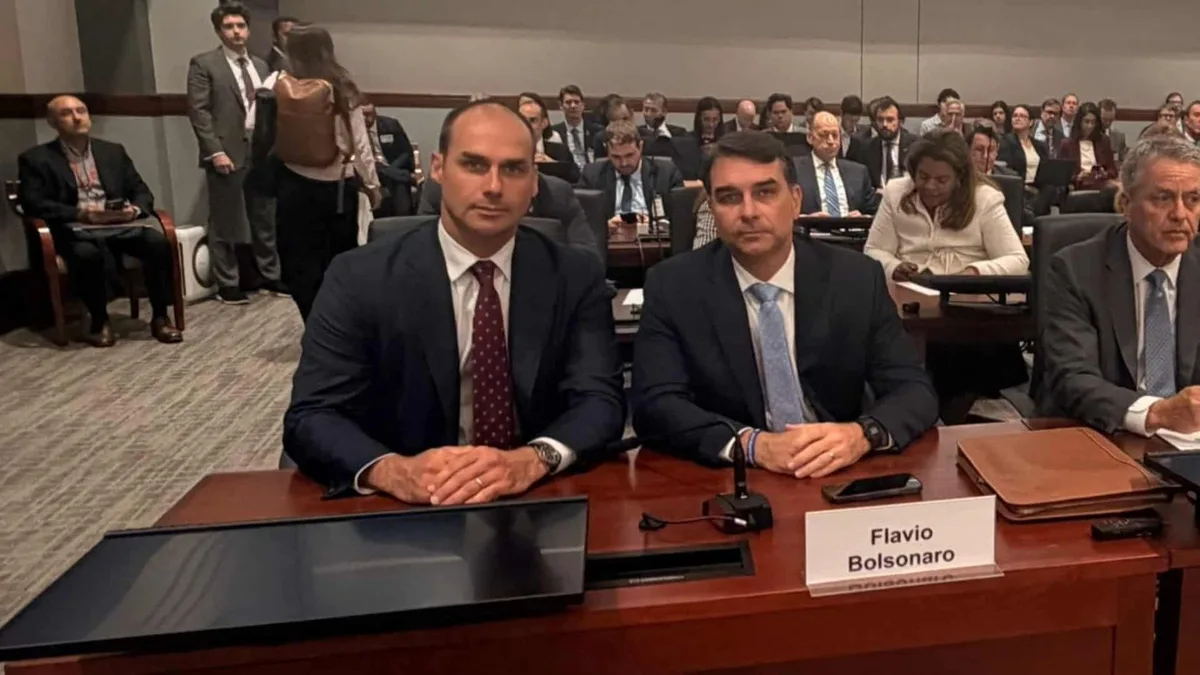 Dark Horse: Eduardo Bolsonaro usa factoide da Veja para encobrir mentira de Flávio sobre “prestação de contas”