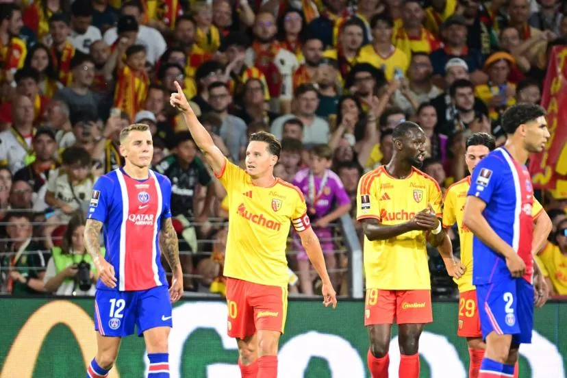 Lens domine le PSG malgré une longue infériorité numérique et gagne son premier Trophée des champions