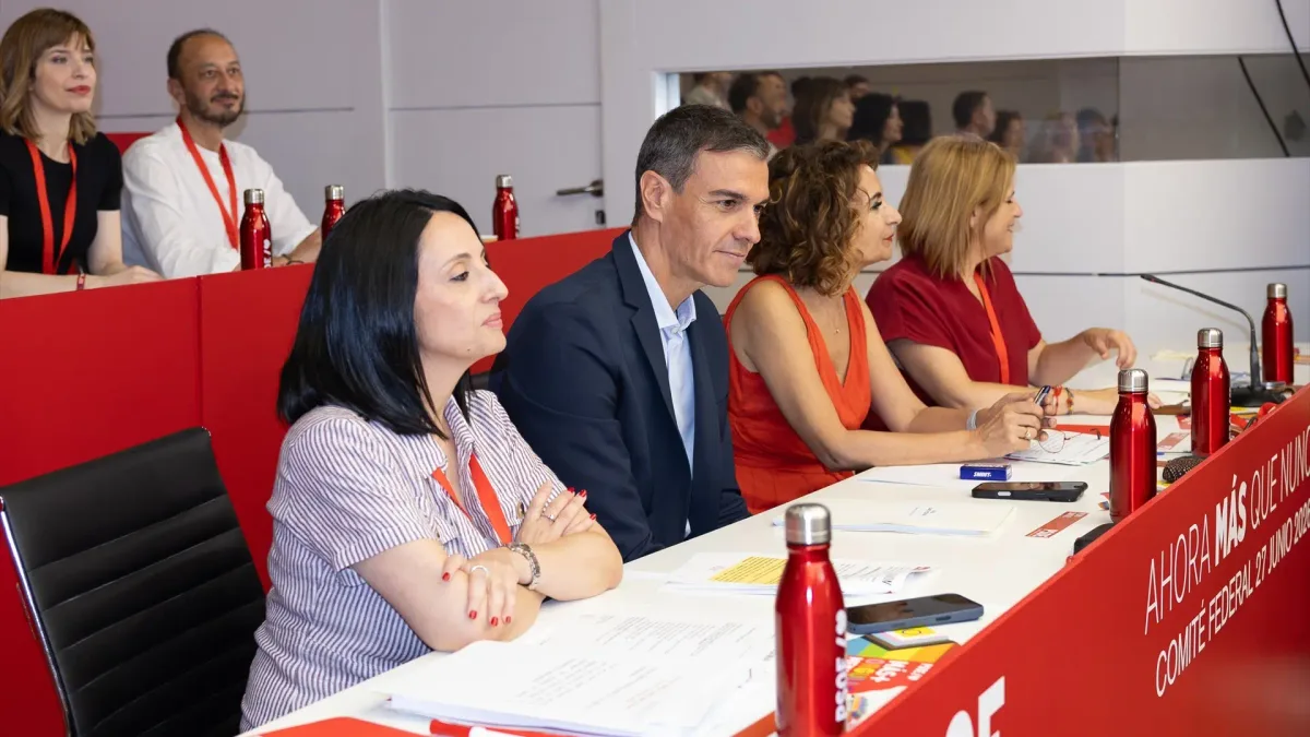 El PSOE acusa a Feijóo de ir a Ceuta para "echar gasolina a la crispación" y "hacer campaña" con "fines partidistas"