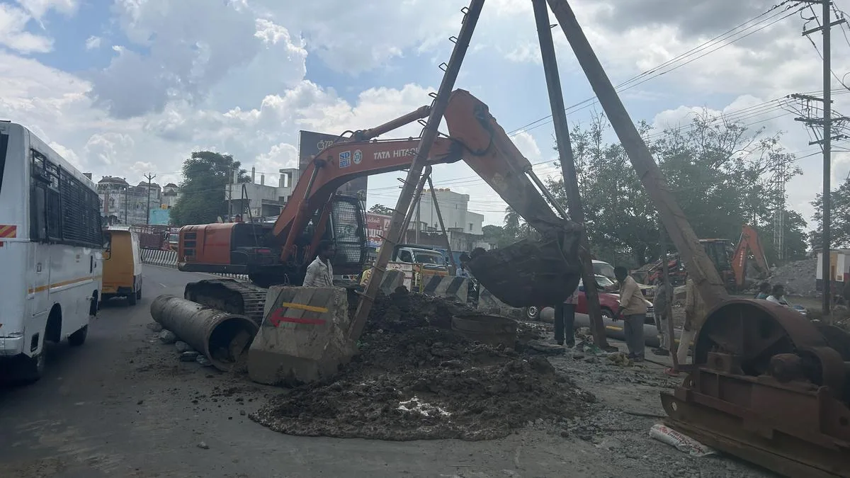 Work on road overbridge on Krishnagiri – Ranipet main road in Vellore town nears completion