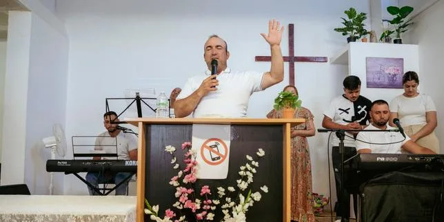 « Les autres habitants, vous les voyez jouer dans les rues à minuit ? » : à Moissac, une défiance mutuelle entre le maire RN et ses administrés bulgares