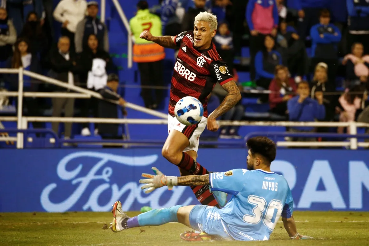 Flamengo busca quebrar jejum de seis jogos sem vencer na Argentina