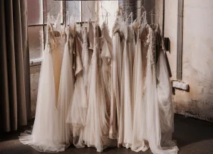Loja de vestidos de noiva interrompe atendimentos em SP; o que fazer nesta situação?