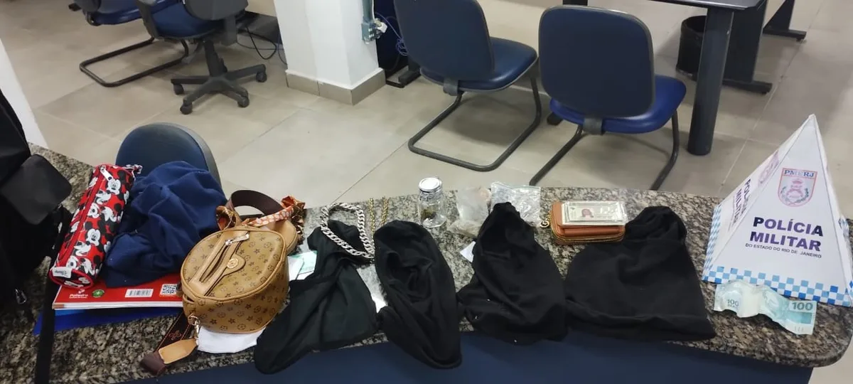 Quatro suspeitos de roubar carro em Resende são presos após cerco policial em Rio Claro
