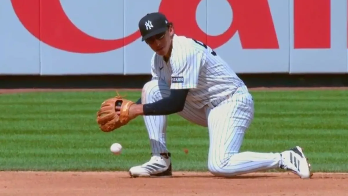 Blue Jays capitalize after Yankees’ Lombard Jr. fumbles routine grounder