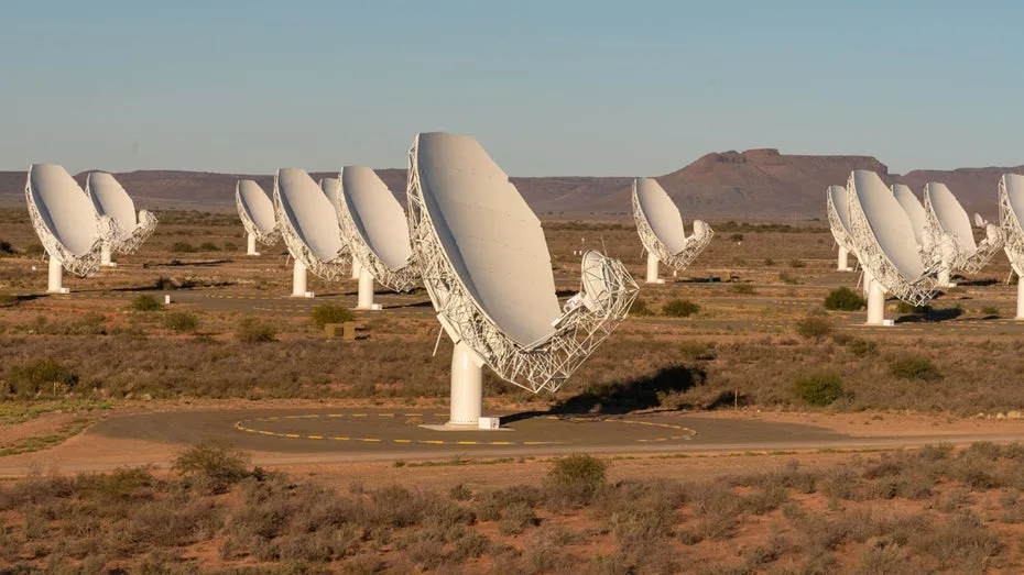 10 Milliarden Jahre unterwegs: James-Webb-Teleskop findet den Ursprung eines uralten Radiosignals