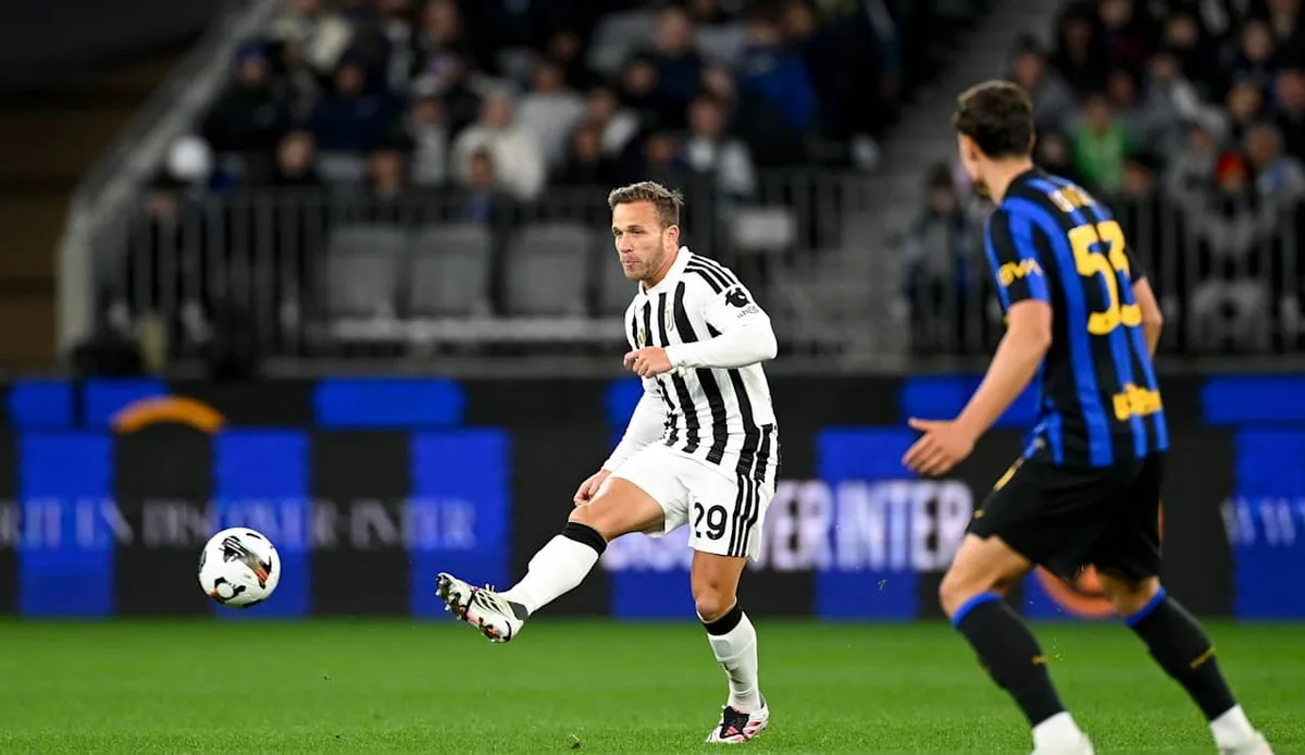 Juventus anuncia rescisão de contrato com Arthur, ex-Grêmio