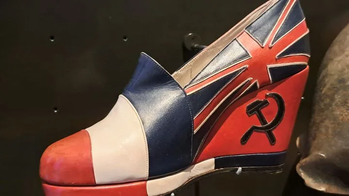 Boîte à marmotte, fossiles de coquillages, chaussure : visite insolite du musée Carnavalet