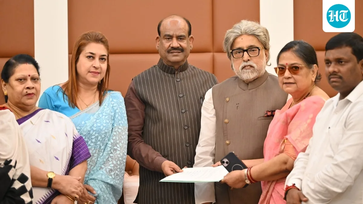 TMC moves Supreme Court over delay in disqualification decision on 20 rebel MPs; hearing on August 25