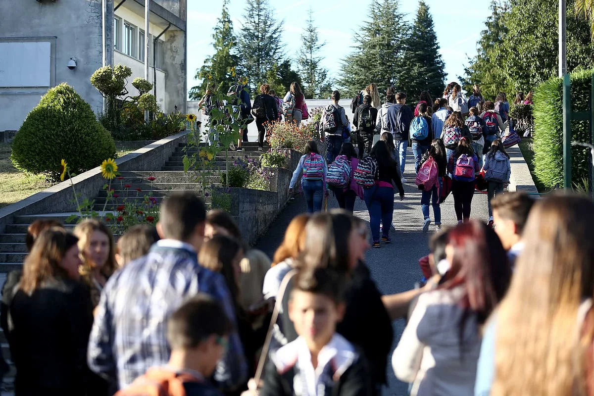 Num só dia, ministério recebeu mais de 100 novos pedidos de alunos à procura de escola