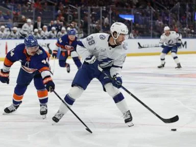 Hagel completes hat trick with 2 late goals as Lightning beat Islanders 5-3