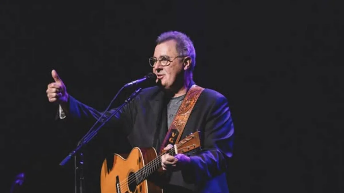 Vince Gill gets emotional remembering Dolly Parton