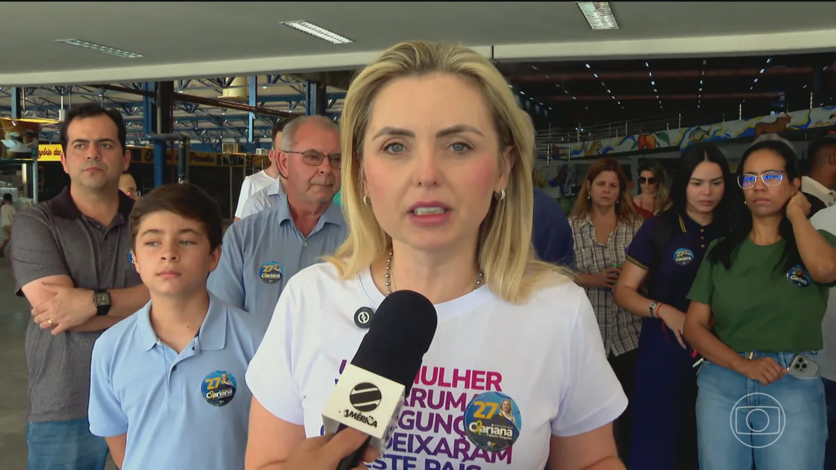 Clariana Barão, candidata à Presidência pelo Democracia Cristã, faz campanha em Cuiabá