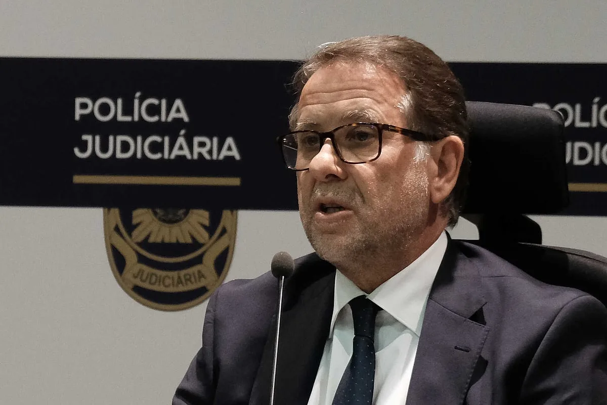 A Figura do Dia. Neves é um bandido bom