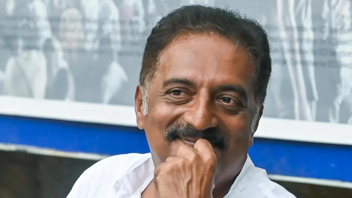 We should not let any party hijack the fight against SIR, says Prakash Raj