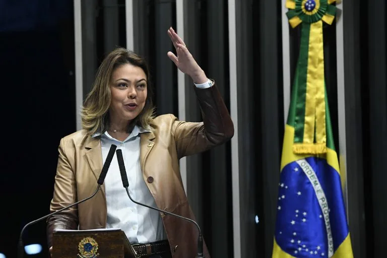 Acordo na comissão mista determina aprovação simbólica de MP do fim da taxa das blusinhas