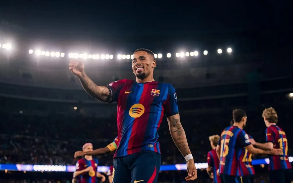 Gabriel Jesus se destaca no Barcelona e só fica atrás de Raphinha em participação de gols