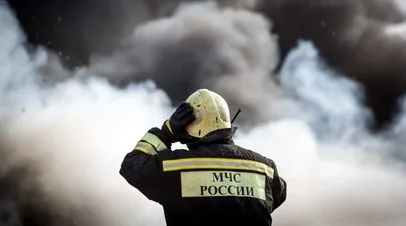 Площадь пожара на складе в Петербурге увеличилась до 60 тысяч квадратов