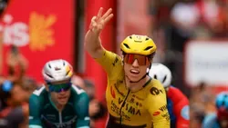 VÍDEO: Brennan chega ao «hat-trick» na Vuelta e Mads Pedersen abandona