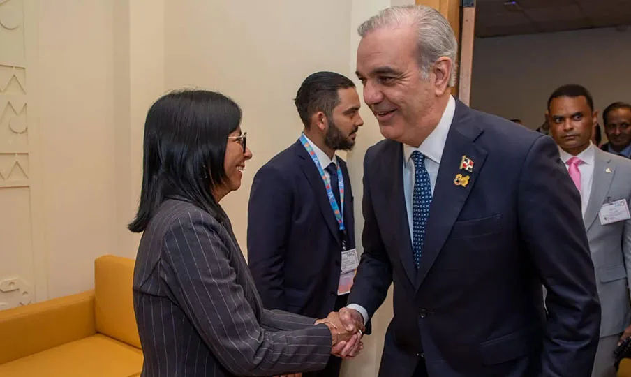 Abinader y Delcy Rodríguez abordaron cooperación energética y reactivación consular