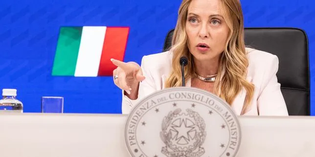 En Italie, Giorgia Meloni, concurrencée sur sa droite, durcit le ton contre l’islam