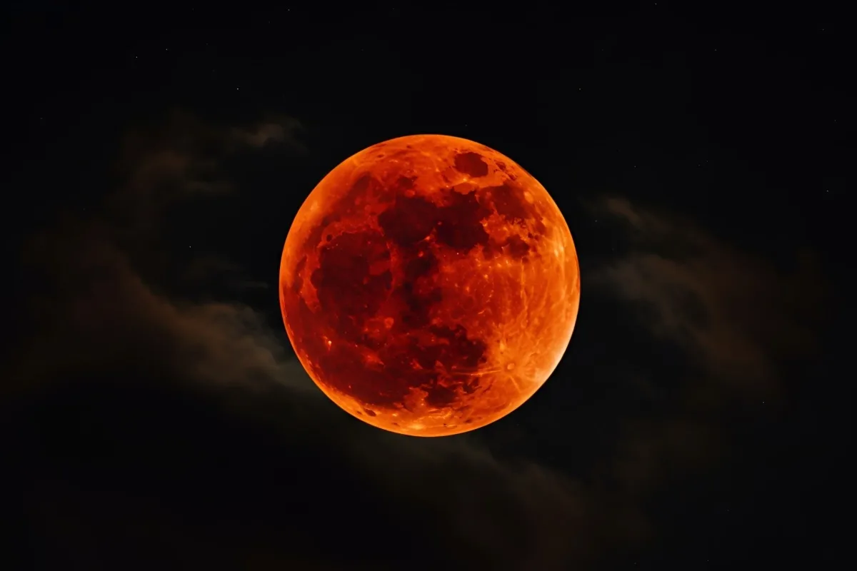 Eclipse lunar poderá ser observado gratuitamente na Ufes nesta quinta-feira (27)