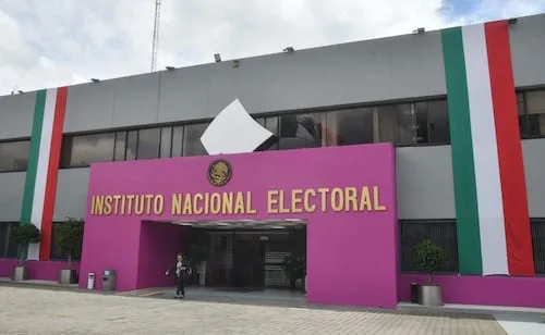 Evacúan a personal del INE por fuga de diésel en gasolinera cercana; no hay personas afectadas