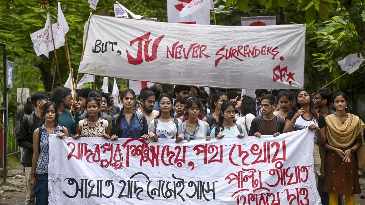 JU remains tense after five days of violent clash; Left backed students’ wings demand ex-VC’s suspension