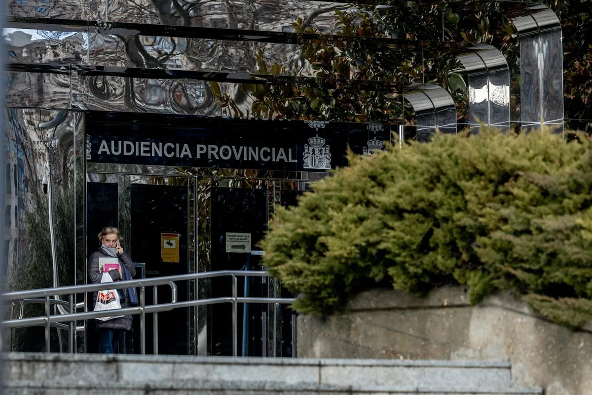 Absuelta una mujer juzgada por estafar casi 50.000 euros a su padre en Madrid