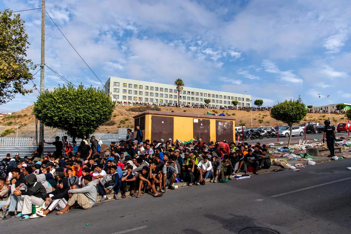 La realidad desborda los cálculos de Sánchez y todavía faltan 4.000 plazas más en Ceuta