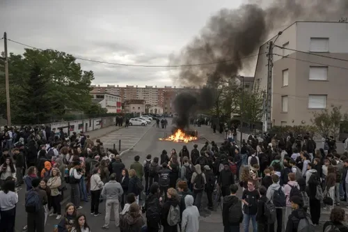 France's high school students plan fresh protests