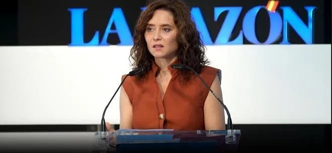 Ayuso acusa a Sánchez de "promover la quema de calles" tras las protestas por el desahucio de Maricarmen