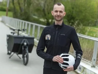 Raphaël Martin-Guiheneuc pédalait à travers l’Europe pour financer la recherche : le Rennais de 30 ans est décédé lundi