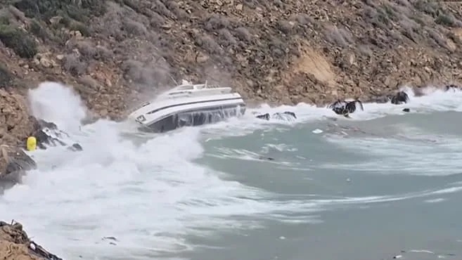 Mehrere Schiffe geraten vor Zypern in Seenot – Yacht bricht auseinander