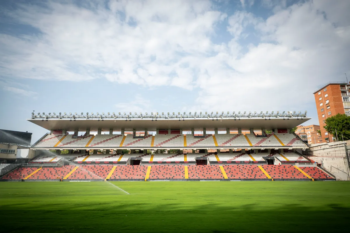 La Comunidad de Madrid devuelve la concesión del estadio de Vallecas al Rayo