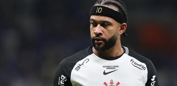Cruzeiro vê salário de R$ 2,5 mi como inviável e nem cogita Memphis Depay