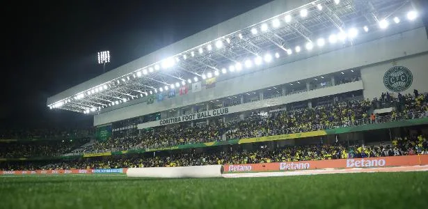 Transmissão ao vivo de Coritiba x Athletico-PR pelo Brasileirão: veja onde assistir