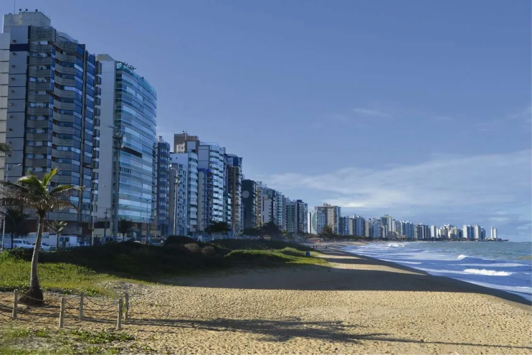 MPF avalia medidas judiciais contra mudança em regra de sombra na orla de Vila Velha