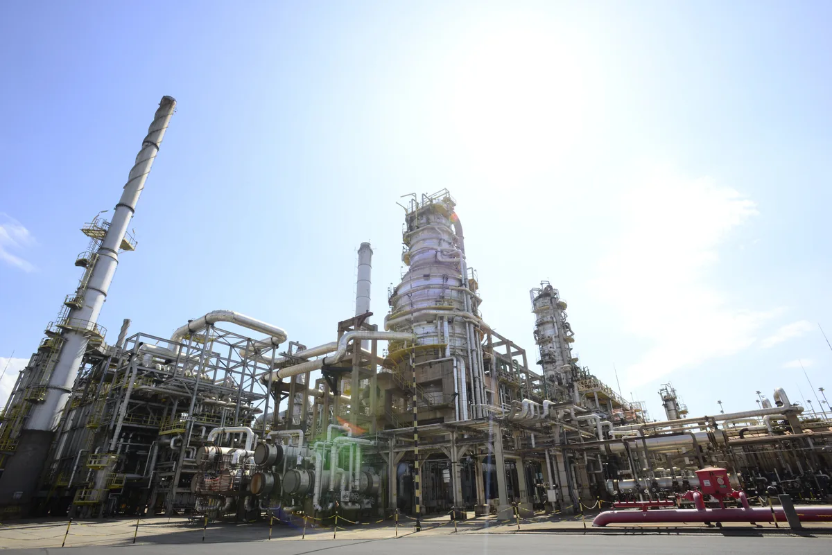 Maior refinaria da Petrobras, Replan tem melhor julho da história na produção de derivados de petróleo