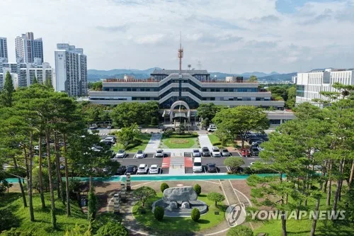 충남 아산시 500가구 단수…"교차로 공사 중 상수도관 파손"