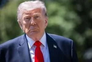 Trump exige cambio de liderazgo en Ucrania y afirma que «es hora de un nuevo presidente»