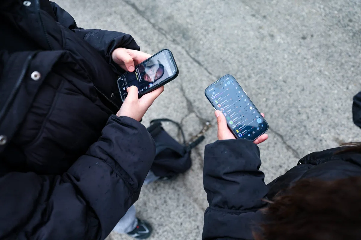 Réseaux sociaux : la France présente une nouvelle version pour l’interdiction aux moins de 15 ans