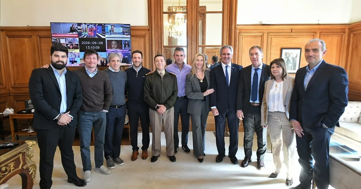Mesa política en Casa Rosada: Karina Milei espera definiciones de los gobernadores y vuelven los cortocircuitos del oficialismo en las redes