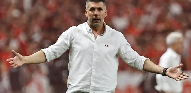 Pezzolano se despede do Inter após demissão: "Demos tudo em cada jogo"