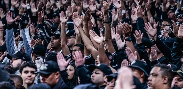 Por que as torcidas organizadas estão pedindo intervenção no Corinthians?