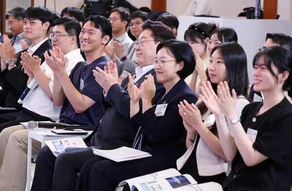 “7월 출산으로 늦춰야 하나”… 2000만원 지원금에 맘카페 들끓었다