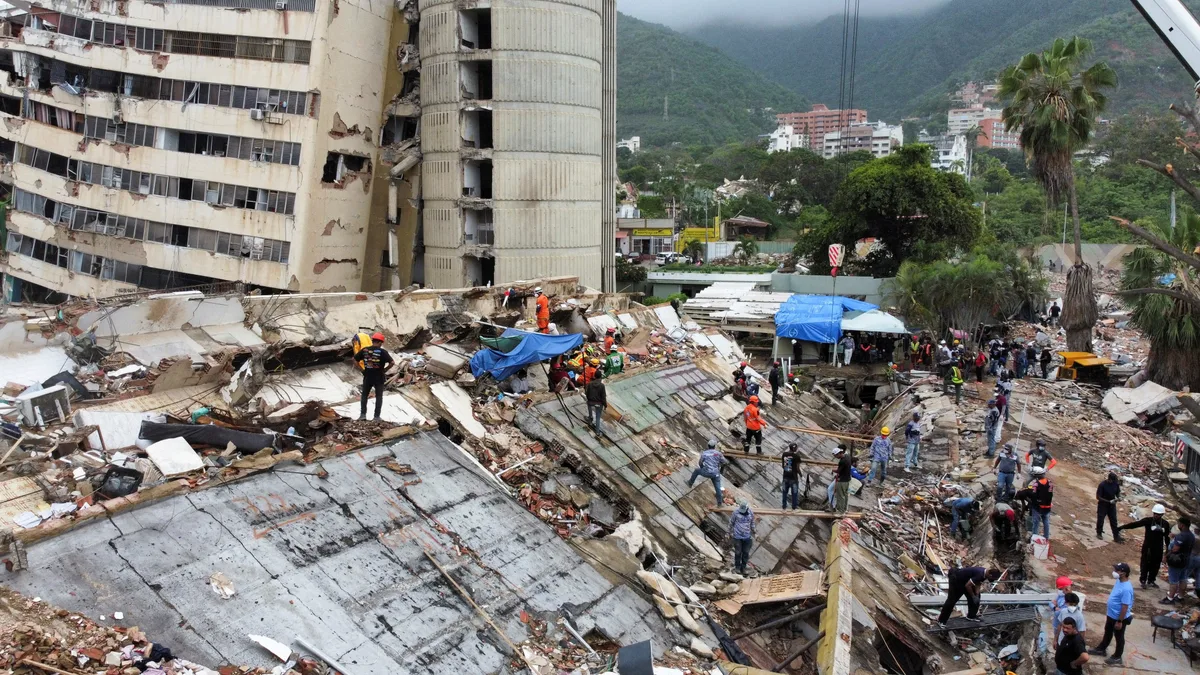 A dos meses del doble terremoto, Venezuela superó los 6.500 muertos mientras continúa la remoción de escombros