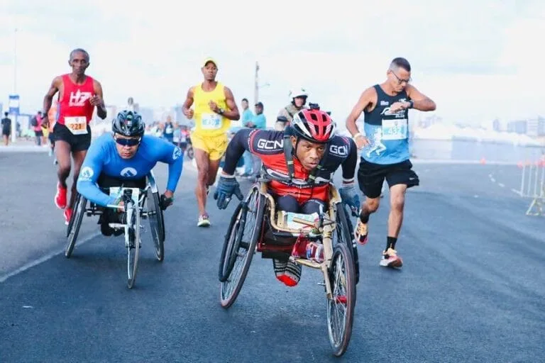 PCDs classificados pelo Comitê Paralímpico disputam Maratona Salvador